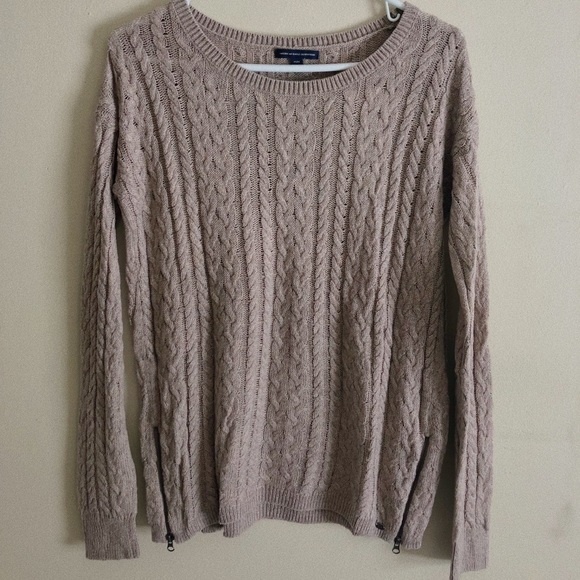Size M, American Eagle Outfitters, Cable Knit Sweater - Picture 1 of 2